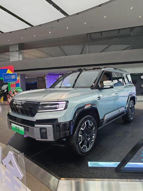 重庆237比亚迪方程豹硬派越野的爆款，英菲尼迪35周年与你共成长